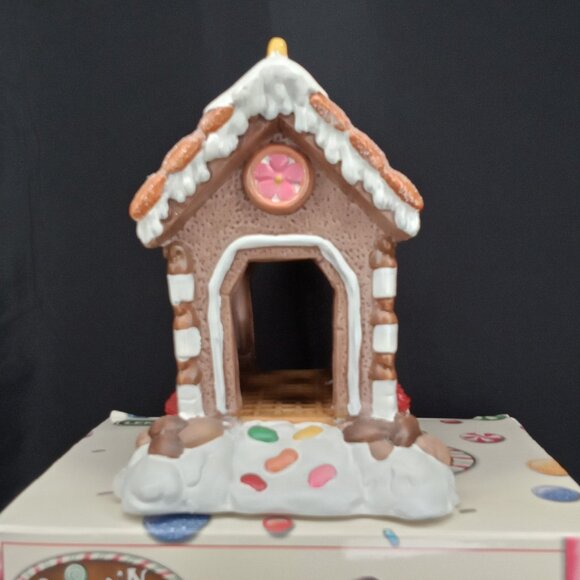 Vintage Christmas Figurine & Box Sugar N Spice Candy Covered Bridge Lemax 2000s - Picture 3 of 12